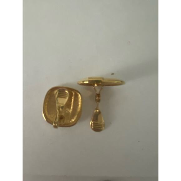 square clip on earrings - Picture 4 of 4